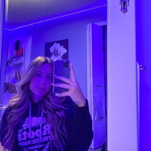 Meet your Posher, Kayley